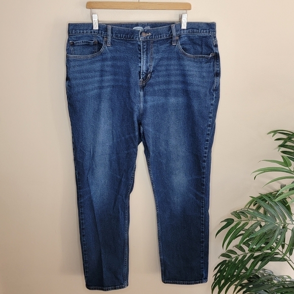 Old Navy | Athletic Fit Jeans with Built-In Flex - Picture 1 of 5